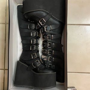 Swing-815 Demonia boots